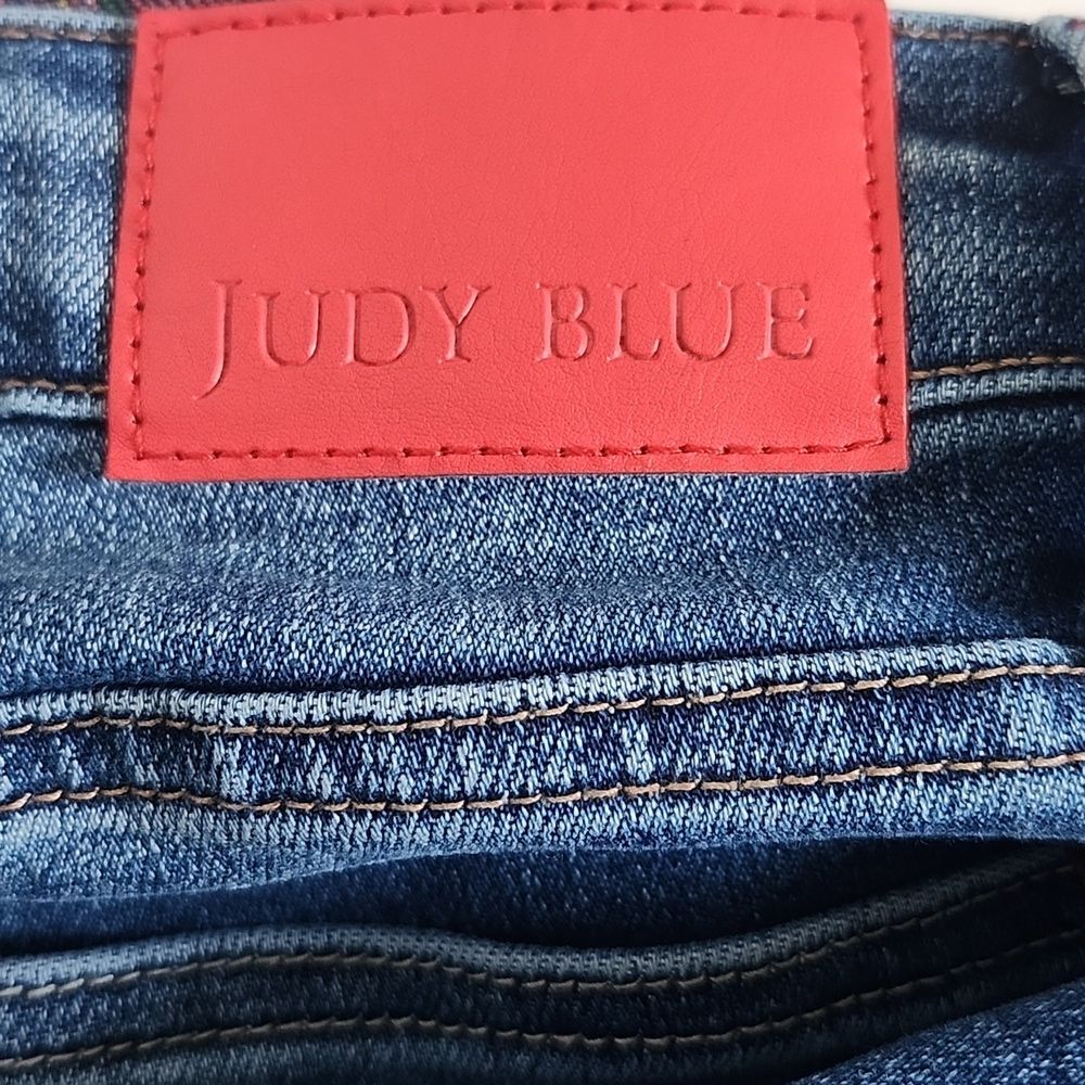 Judy Blue JB88877 Boyfriend Fit, Medium Blue Wash, Plaid Cuffs, 13/31 - Picture 9 of 11